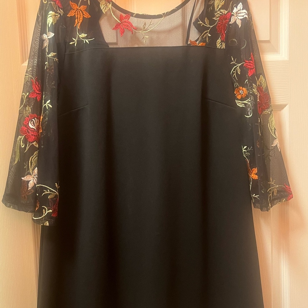 Chic Black Dress with Floral Sheer Sleeves